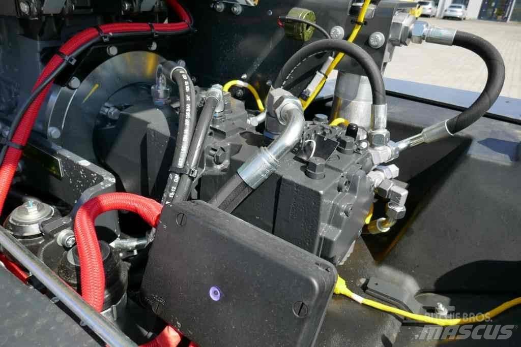 Bomag BW 213 D-5 Talajtömörítő gépek