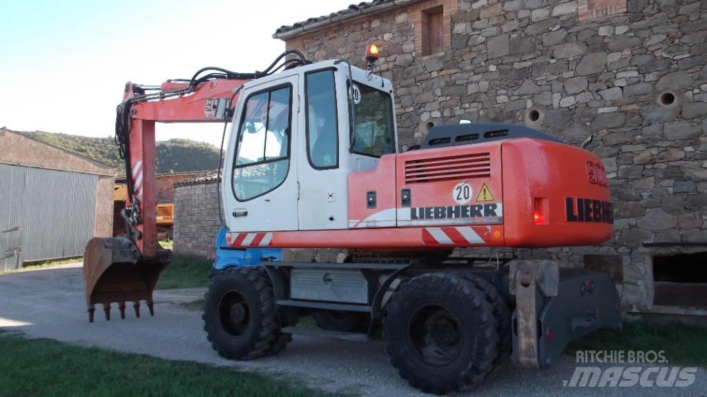 Liebherr A 900 C Gumikerekes kotrók