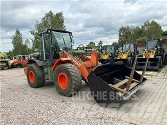 Hitachi ZW 150 Gumikerekes homlokrakodók