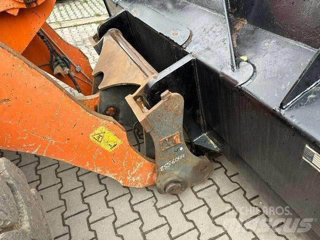 Hitachi ZW 150 Gumikerekes homlokrakodók