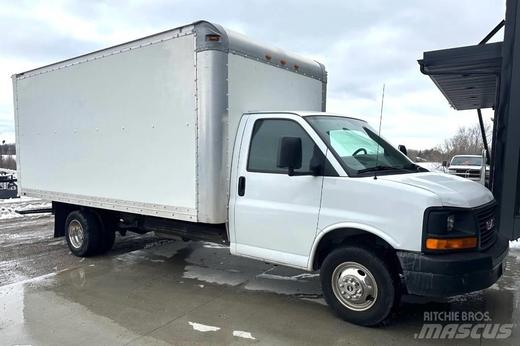 GMC Savana G3500 Dobozos teherautók
