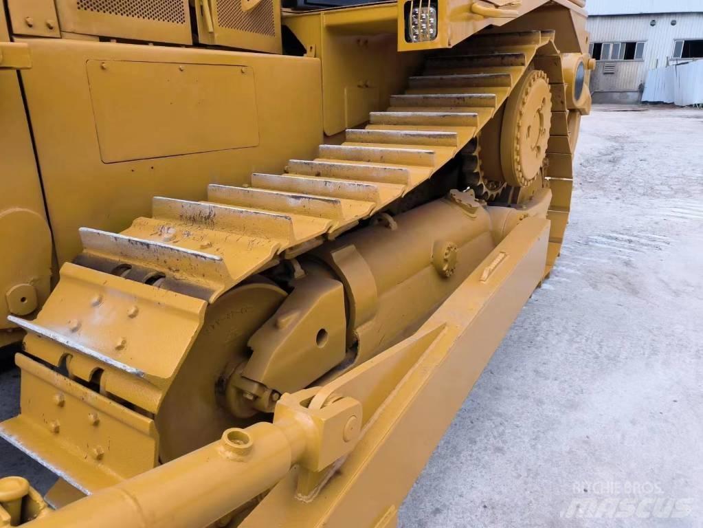 CAT D 8 R lánctalpas dózerek