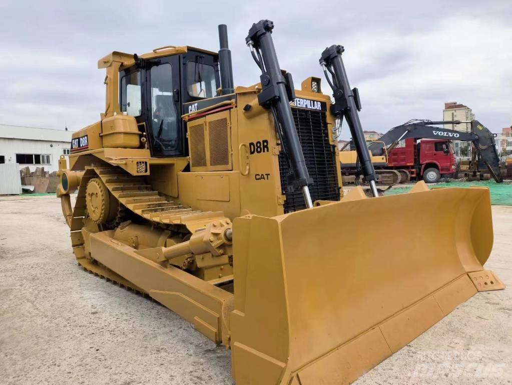 CAT D 8 R lánctalpas dózerek