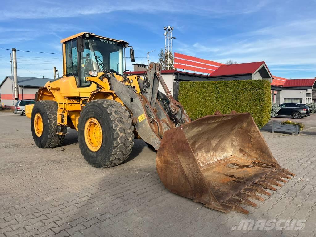 Volvo L 120 F Gumikerekes homlokrakodók