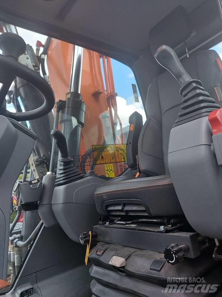 Develon DX 170 W-7 Gumikerekes kotrók