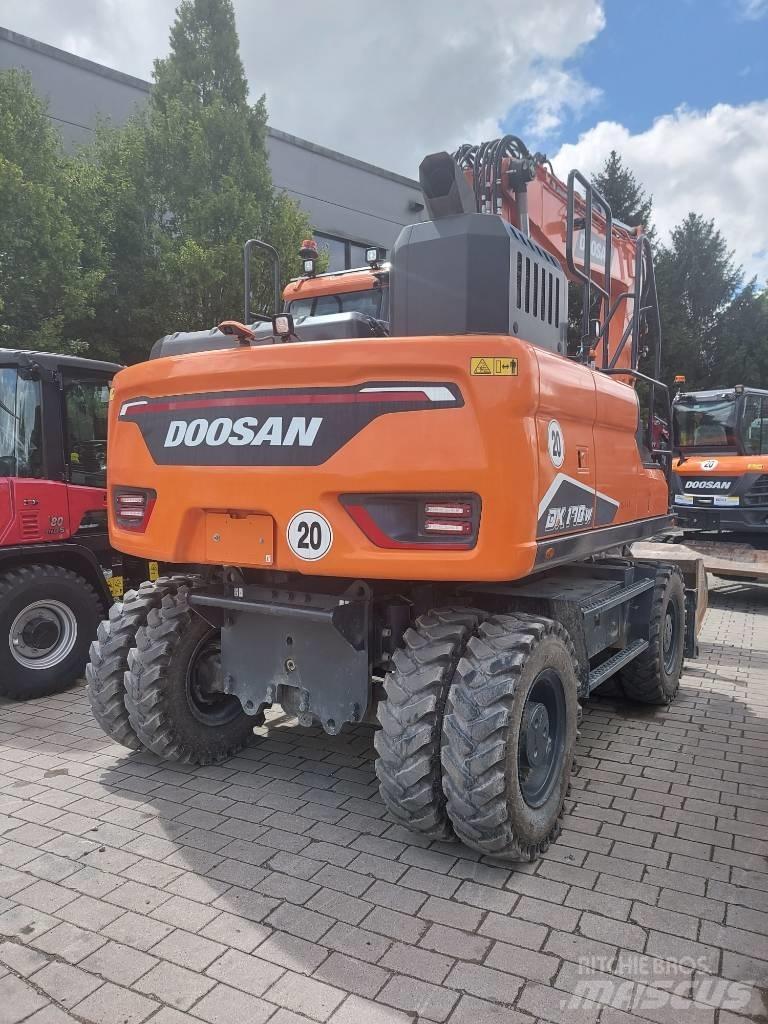 Develon DX 170 W-7 Gumikerekes kotrók