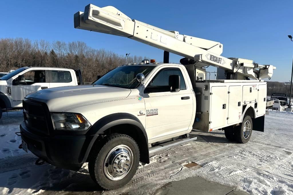 RAM 5500 TRADESMAN Teherautóra szerelt emelők és állványok