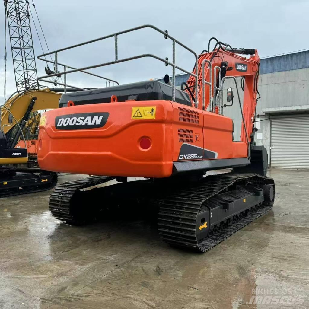 Doosan DX 225 LCA Lánctalpas kotrók