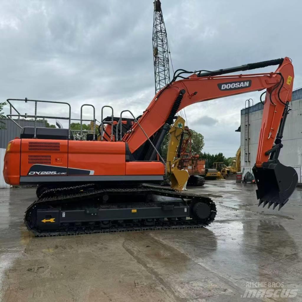 Doosan DX 225 LCA Lánctalpas kotrók