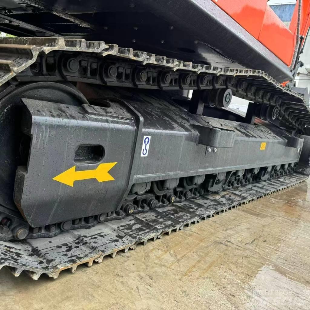 Doosan DX 225 LCA Lánctalpas kotrók