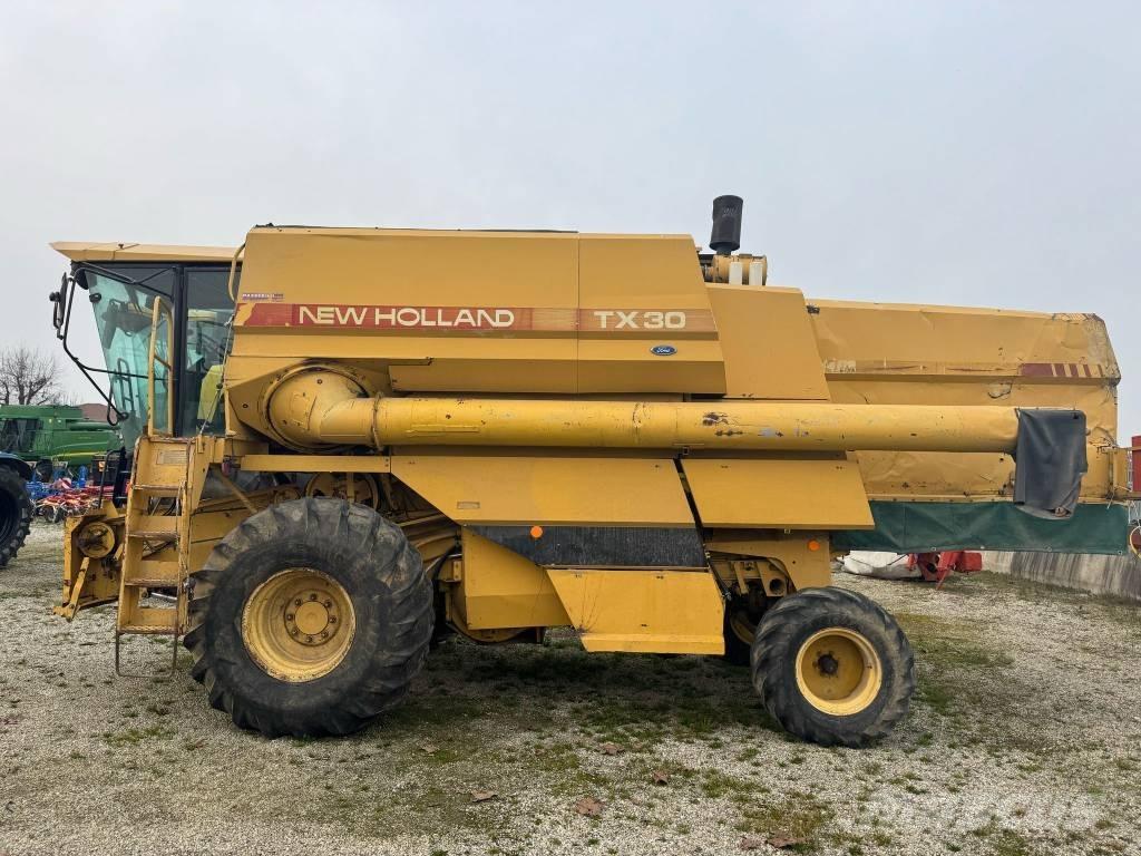 New Holland TX 30 Kombájnok