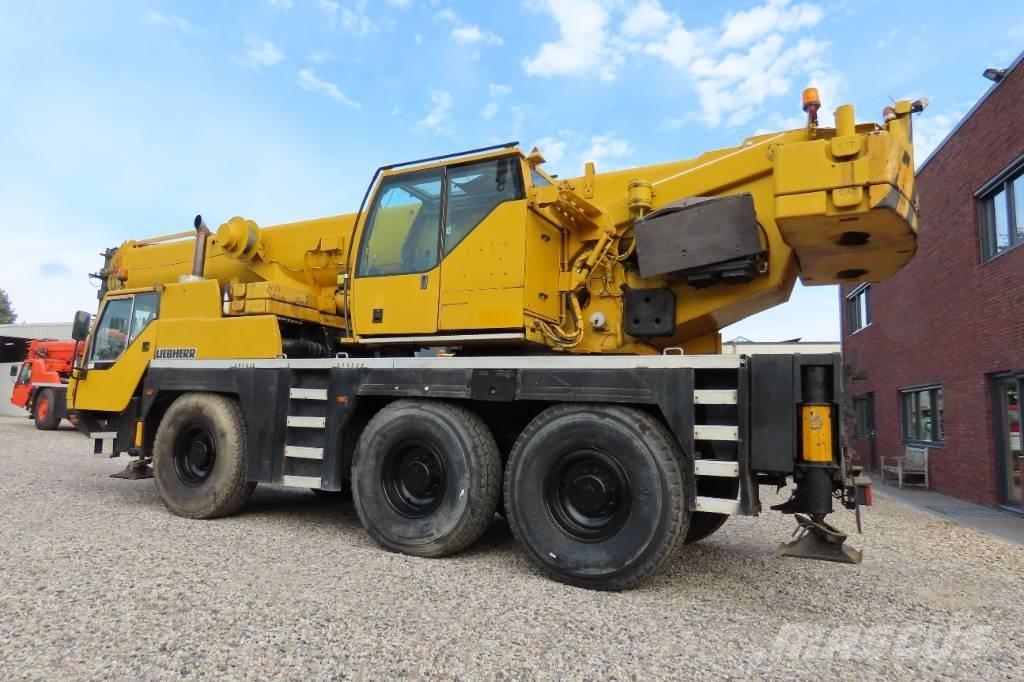 Liebherr LTM 1055-1 Terepdaruk