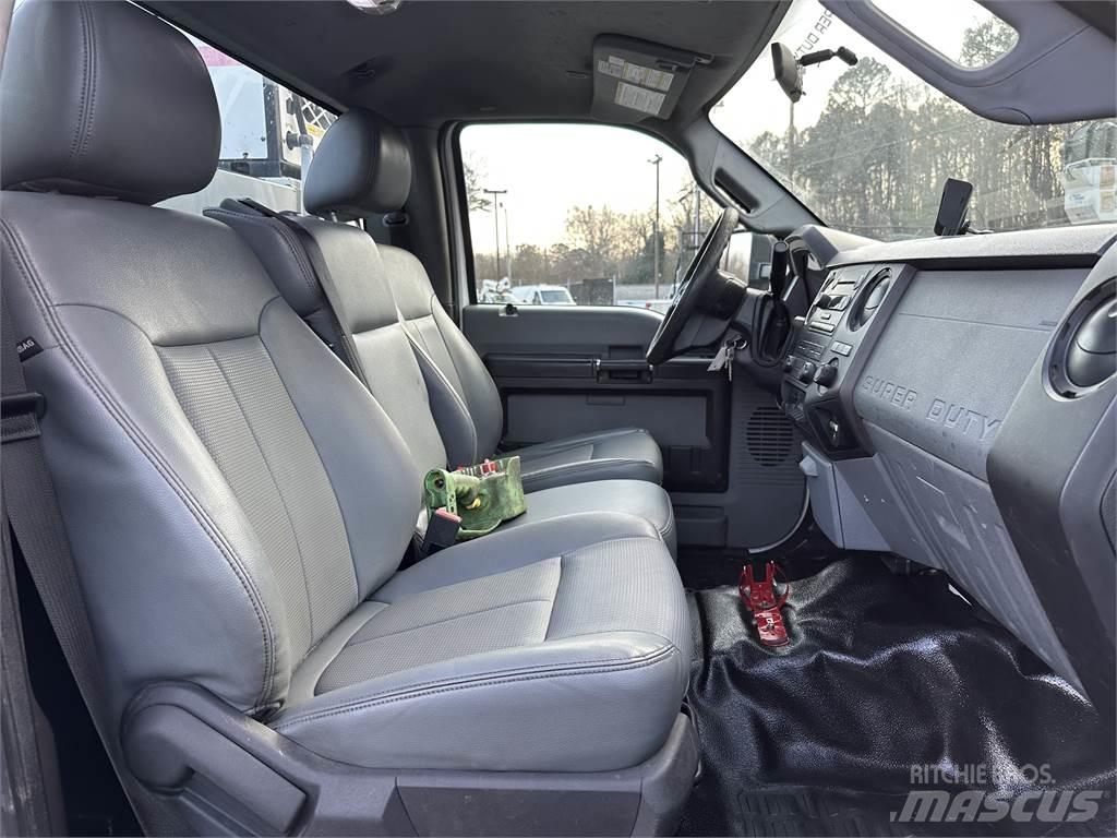 Ford F550 Közúti karbantartó haszongépek
