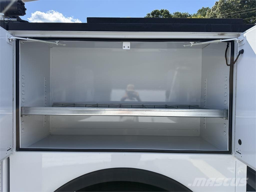 Ford F750 Közúti karbantartó haszongépek