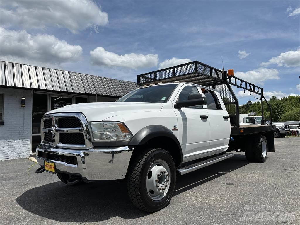 RAM 5500 Platós / Ponyvás teherautók