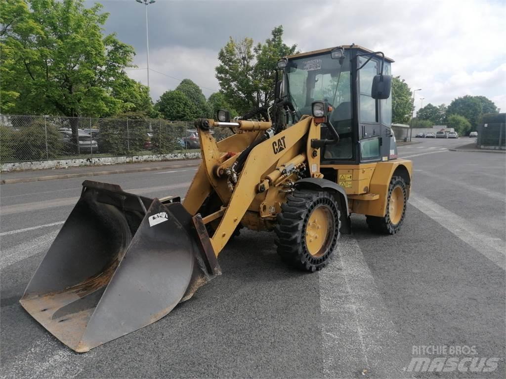 CAT 904B Egyéb rakodók - kotrók és tartozékok