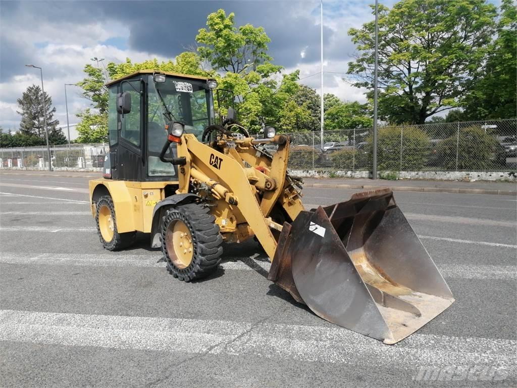CAT 904B Egyéb rakodók - kotrók és tartozékok