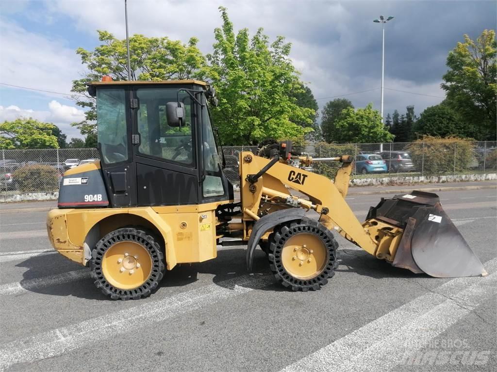 CAT 904B Egyéb rakodók - kotrók és tartozékok