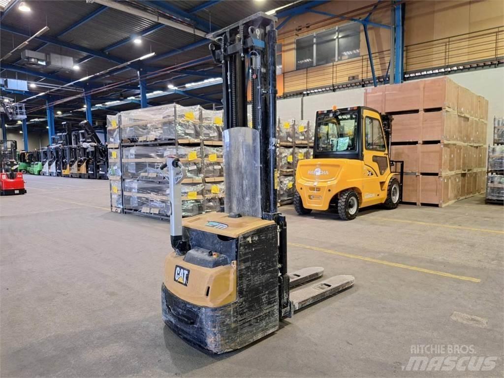 CAT NSP16N2 Gyalogkíséretű targonca
