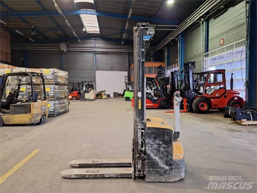 CAT NSP16N2 Gyalogkíséretű targonca