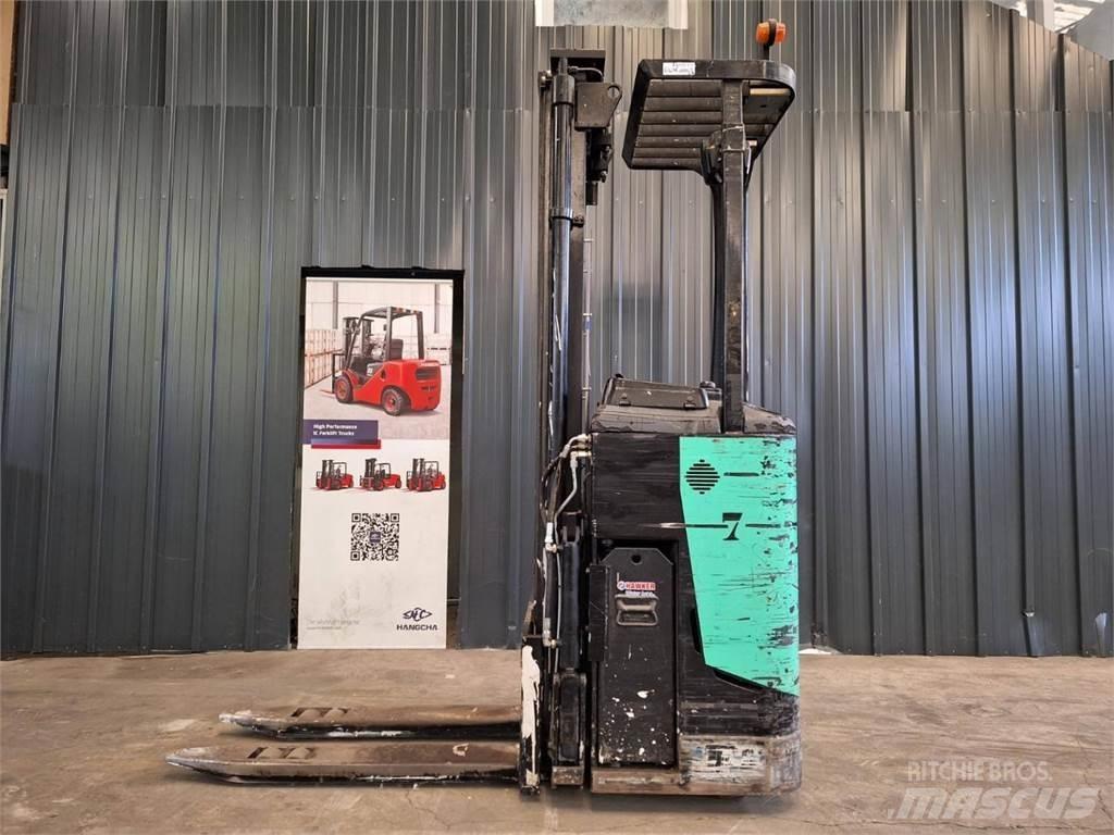 CAT NSR16N Elektromos gyalogkíséretű targoncák