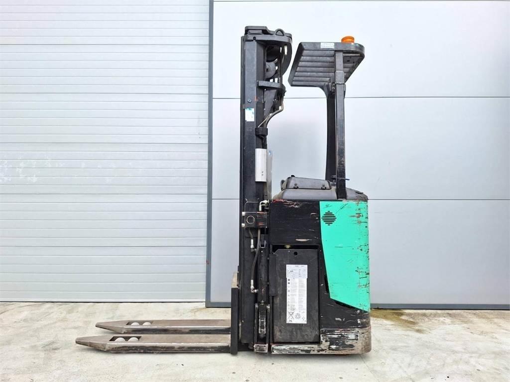 CAT NSR20N Elektromos gyalogkíséretű targoncák