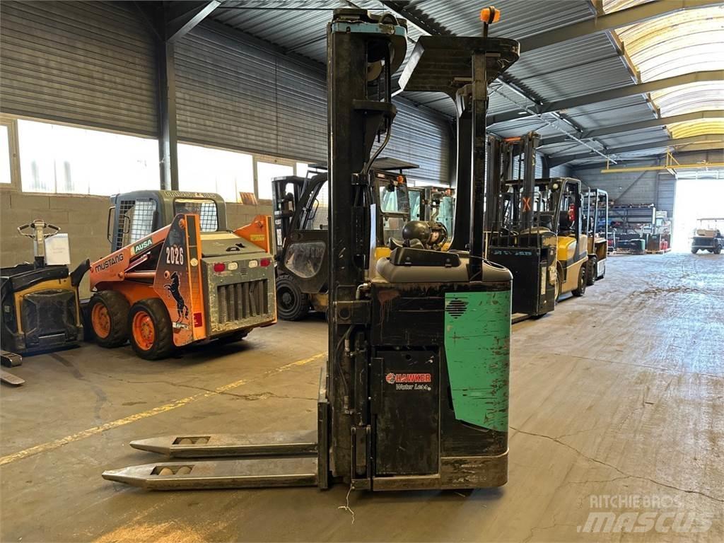 CAT NSR20N Elektromos gyalogkíséretű targoncák