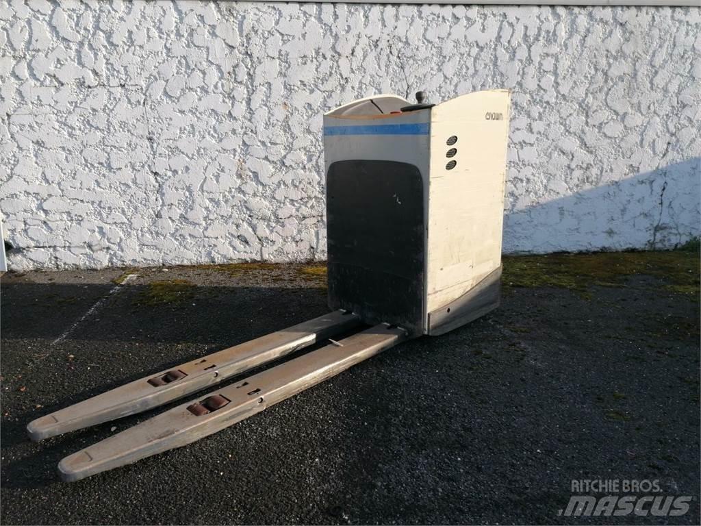 Crown RT4000 Elektromos gyalogkíséretű targoncák