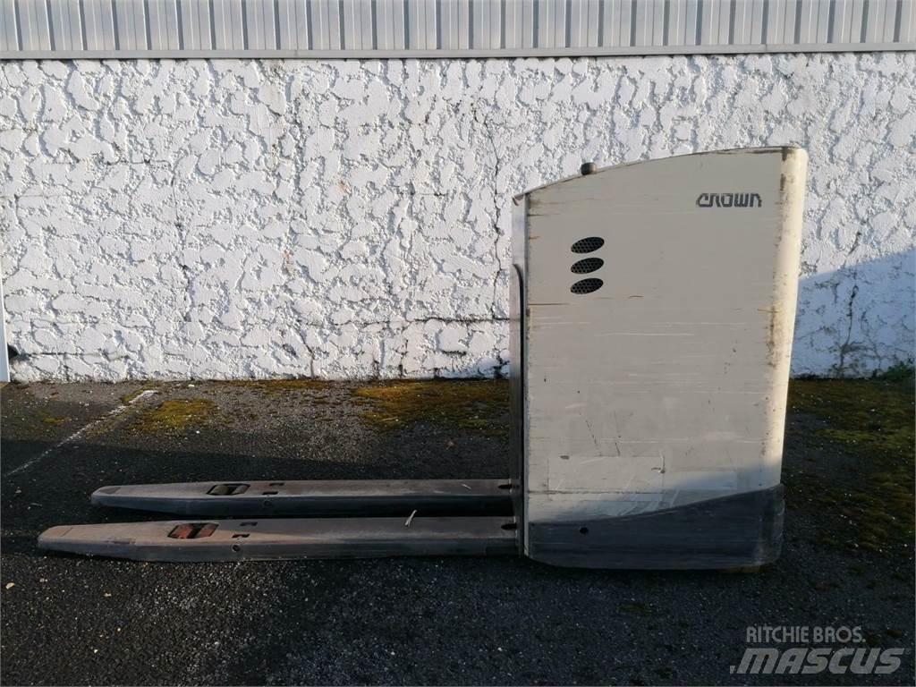 Crown RT4000 Elektromos gyalogkíséretű targoncák