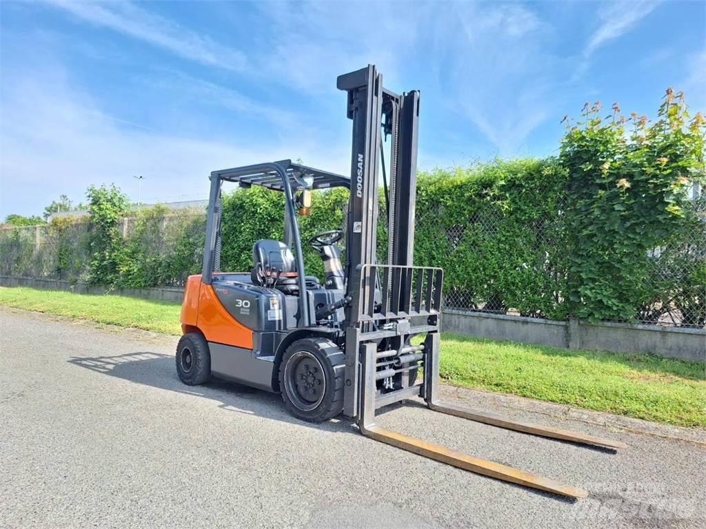Doosan D30S 5 Targoncák-Egyéb
