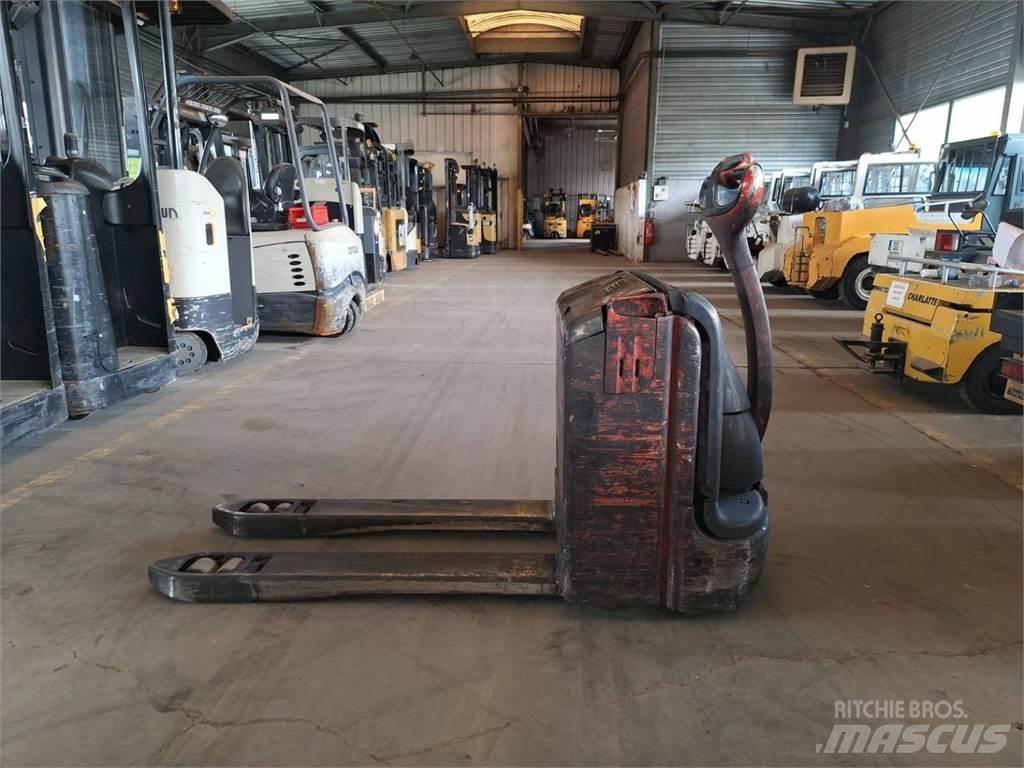 Fenwick T18 Gyalogkíséretű targonca