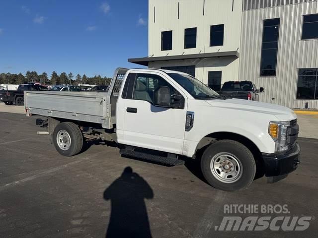 Ford F250 XL Egyéb