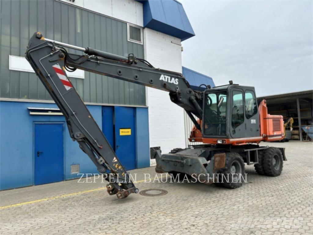 Atlas 1504 Gumikerekes kotrók