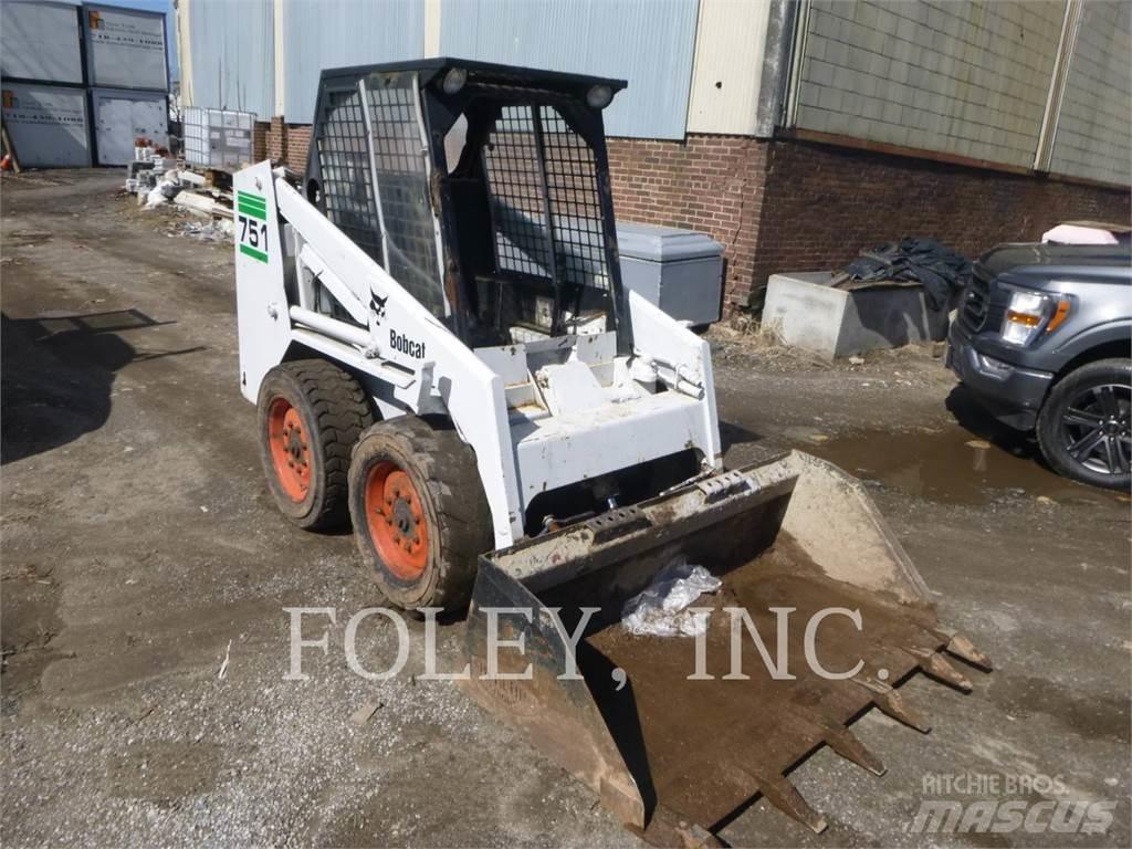 Bobcat 743B Kompaktrakodók