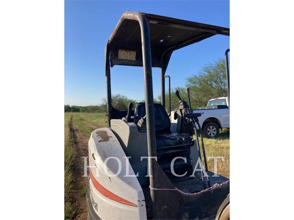 Bobcat E26 Lánctalpas kotrók