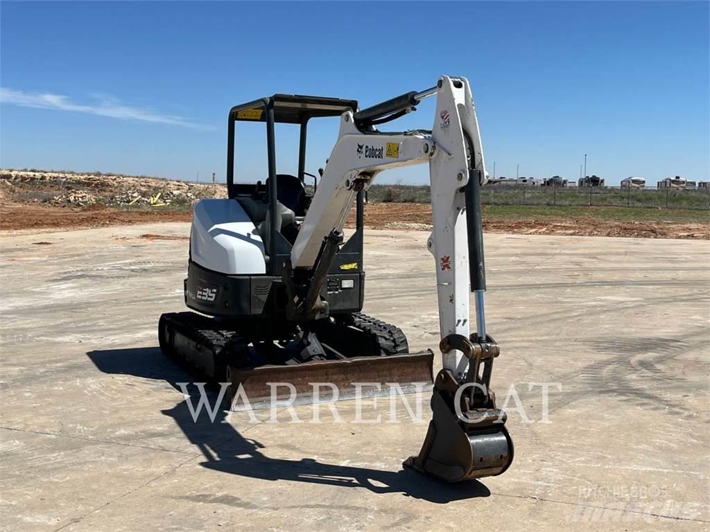 Bobcat E35 Lánctalpas kotrók