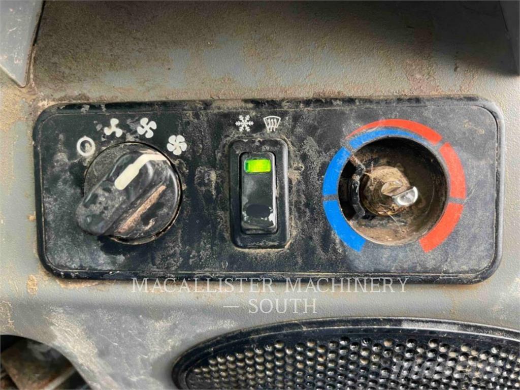 Bobcat T740 Lánctalpas homlokrakodók