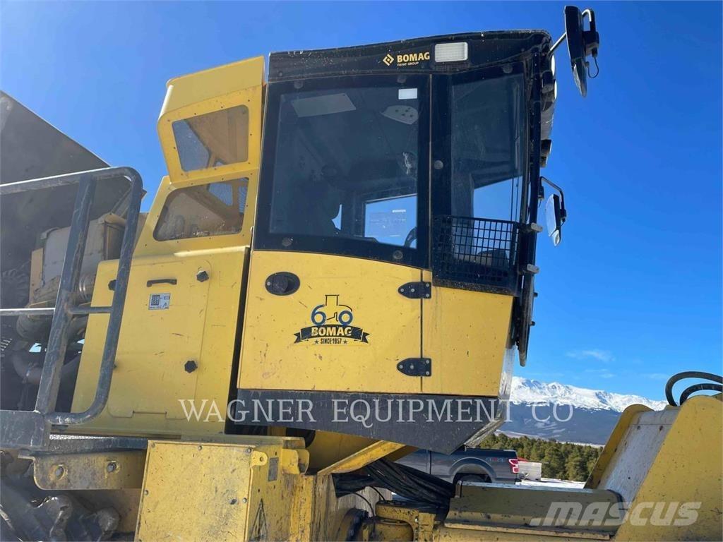 Bomag BC573RB-4 Talajtömörítő gépek