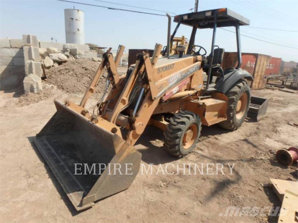 CASE 570LXT Gumikerekes homlokrakodók