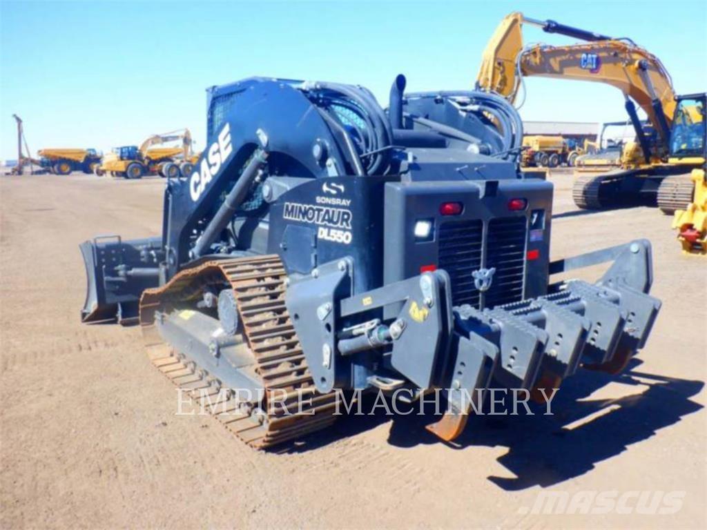 CASE DL550 Kompaktrakodók