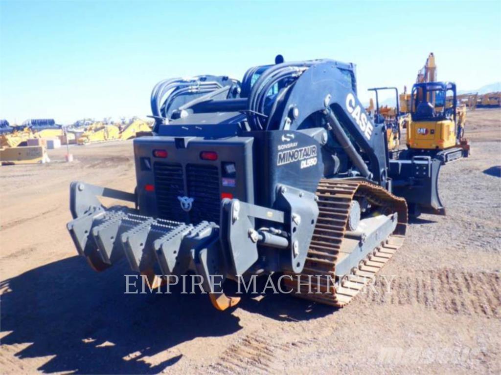 CASE DL550 Kompaktrakodók