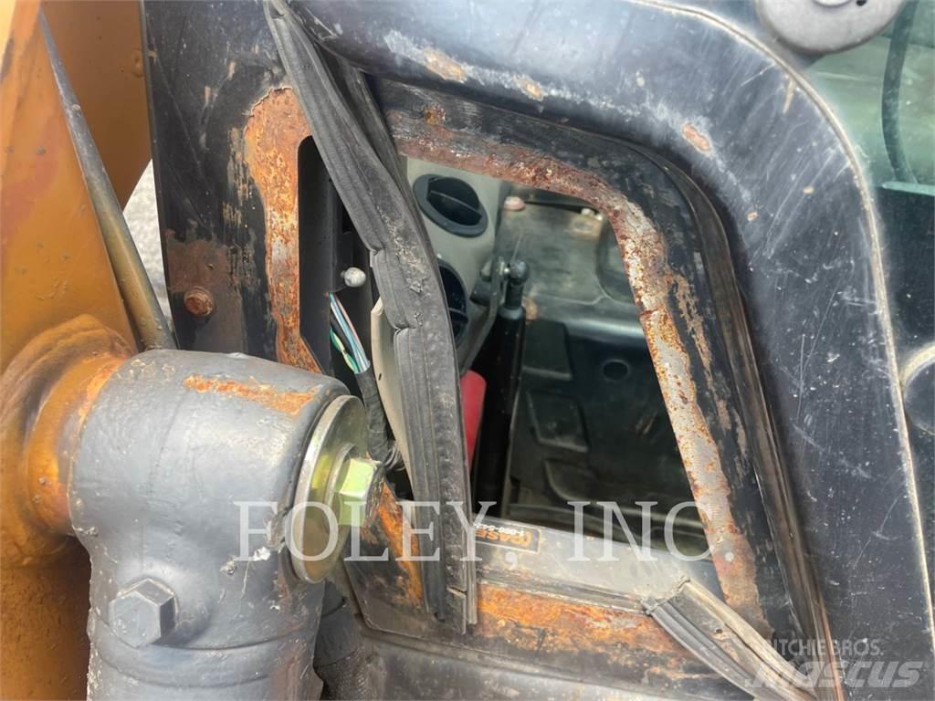 CASE SR200 Kompaktrakodók