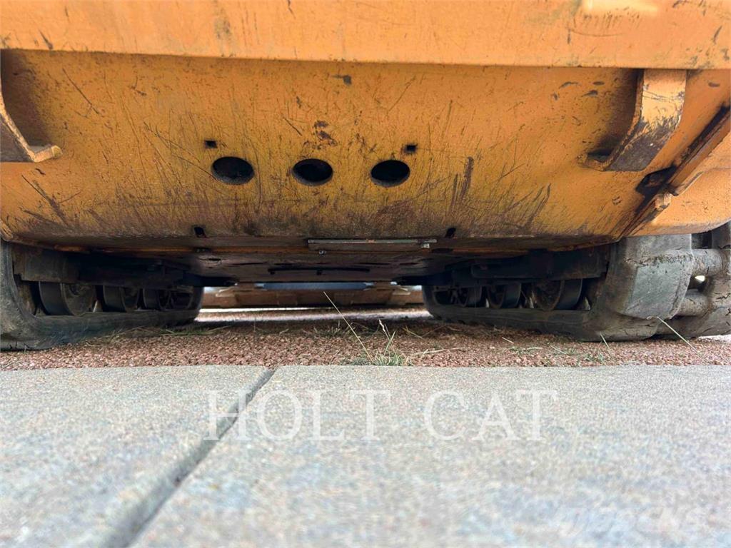 CASE TR270 Lánctalpas homlokrakodók