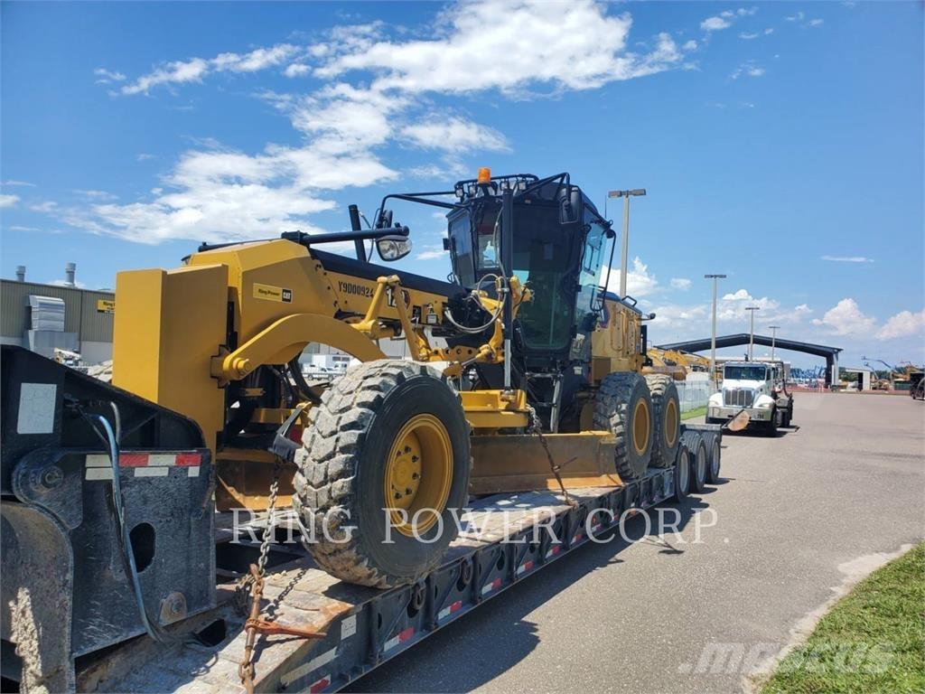 CAT 120 AWD CS Gréderek