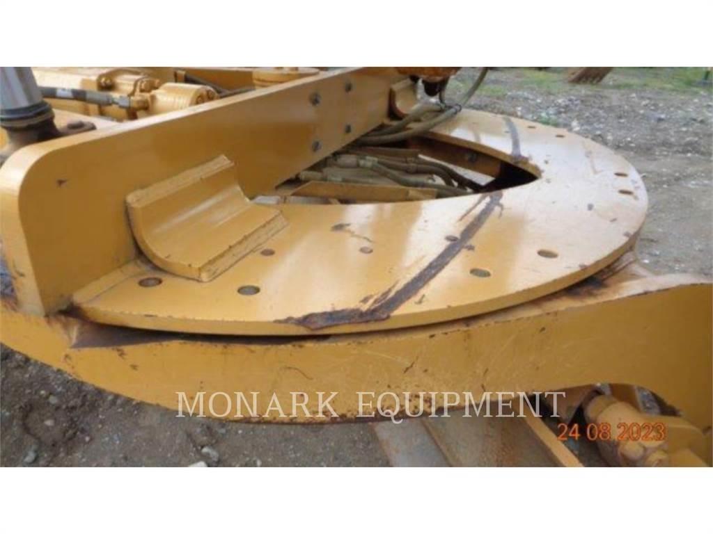 CAT 120K Gréderek