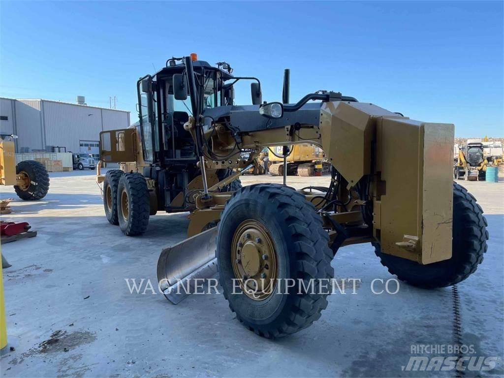 CAT 120M2 AWD Gréderek