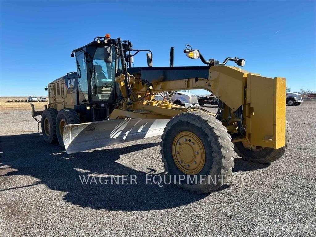 CAT 120M2 AWD Gréderek