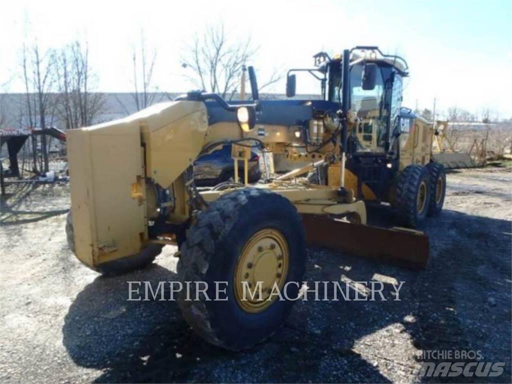 CAT 120M2 AWD Gréderek
