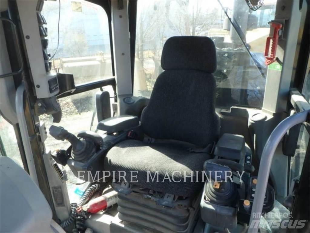 CAT 120M2 AWD Gréderek