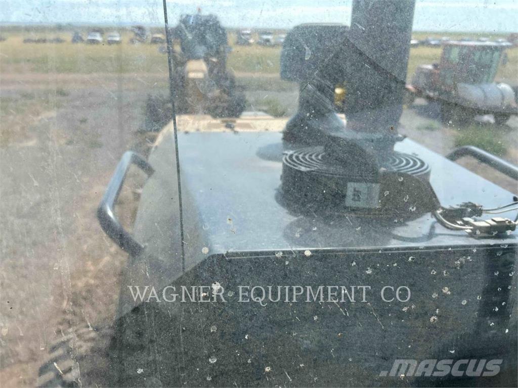 CAT 120M2 AWD Gréderek